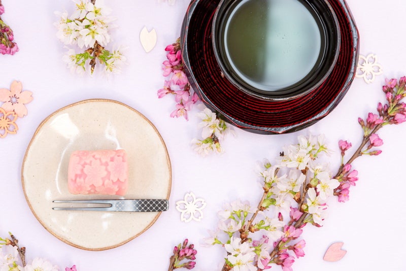 桜の練り切りと抹茶の写真素材