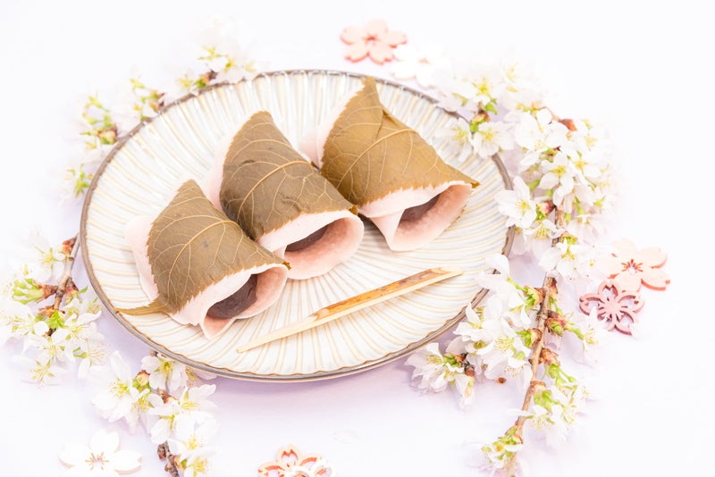 関東風桜餅三連の写真素材