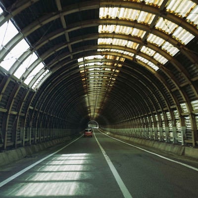 八幡平アスピーテラインのトンネルの写真