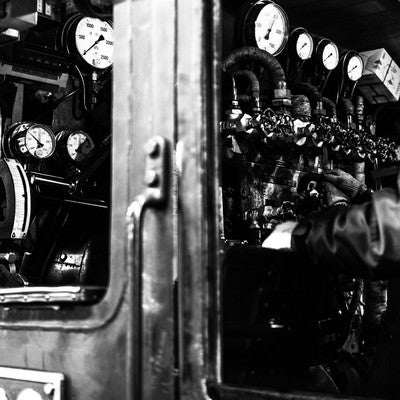 蒸気機関車運転席の写真