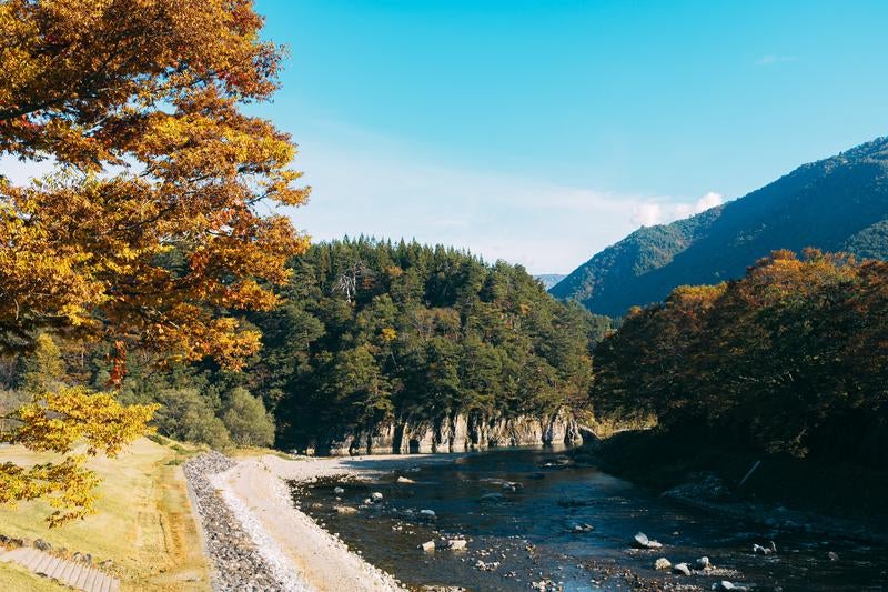 早朝の多摩川上流の静かな水面の無料の写真素材 - ID.42703｜フリー