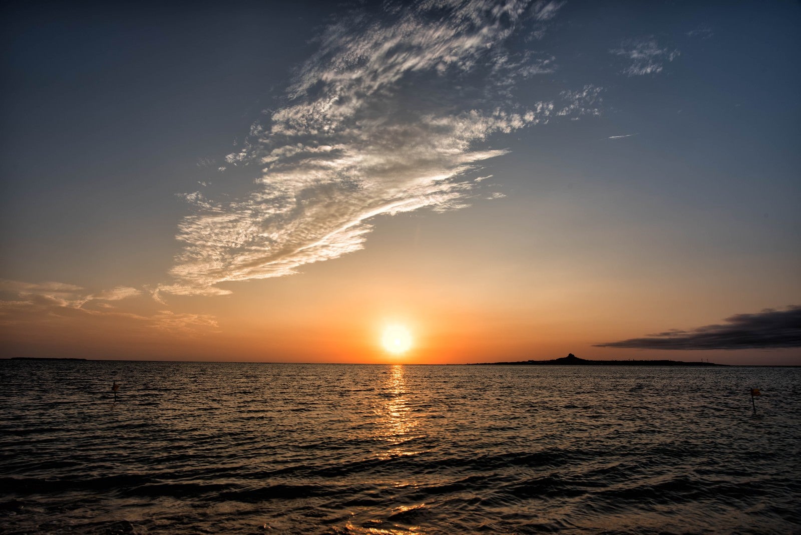 「伊江島に沈む夕日」の写真