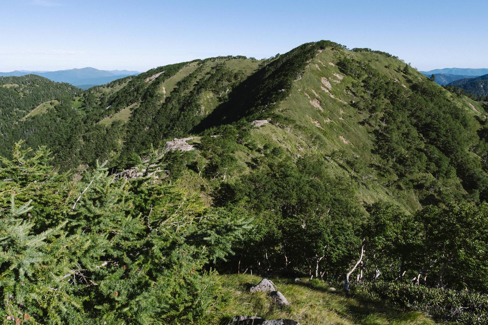 「前白根から見る五色岳方面」の写真