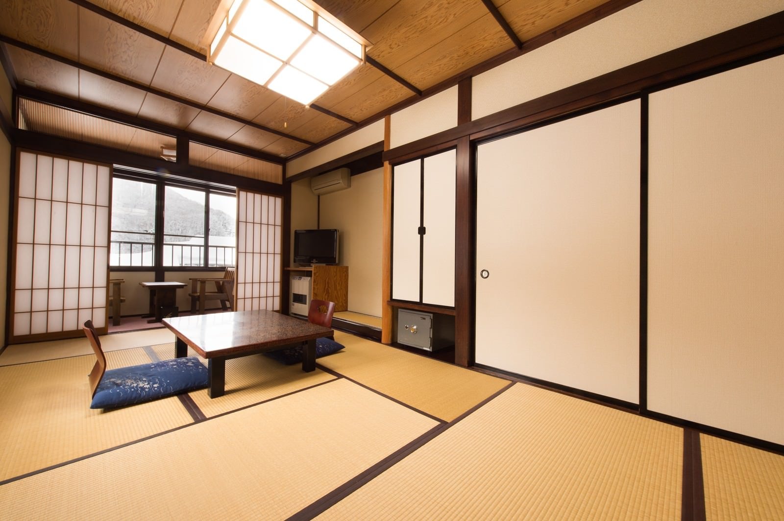 「平湯温泉のお宿栄太郎の和室」の写真