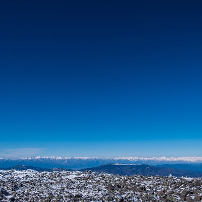 蓼科山から見たどこまでも広がる八ヶ岳ブルーの写真