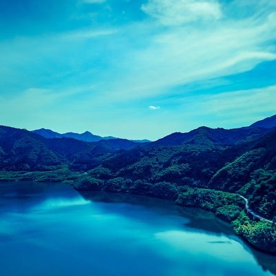 鏡野ブルー（奥津湖）の写真