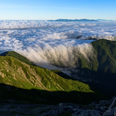 三伏峠にかかる滝雲（赤石山脈）の写真
