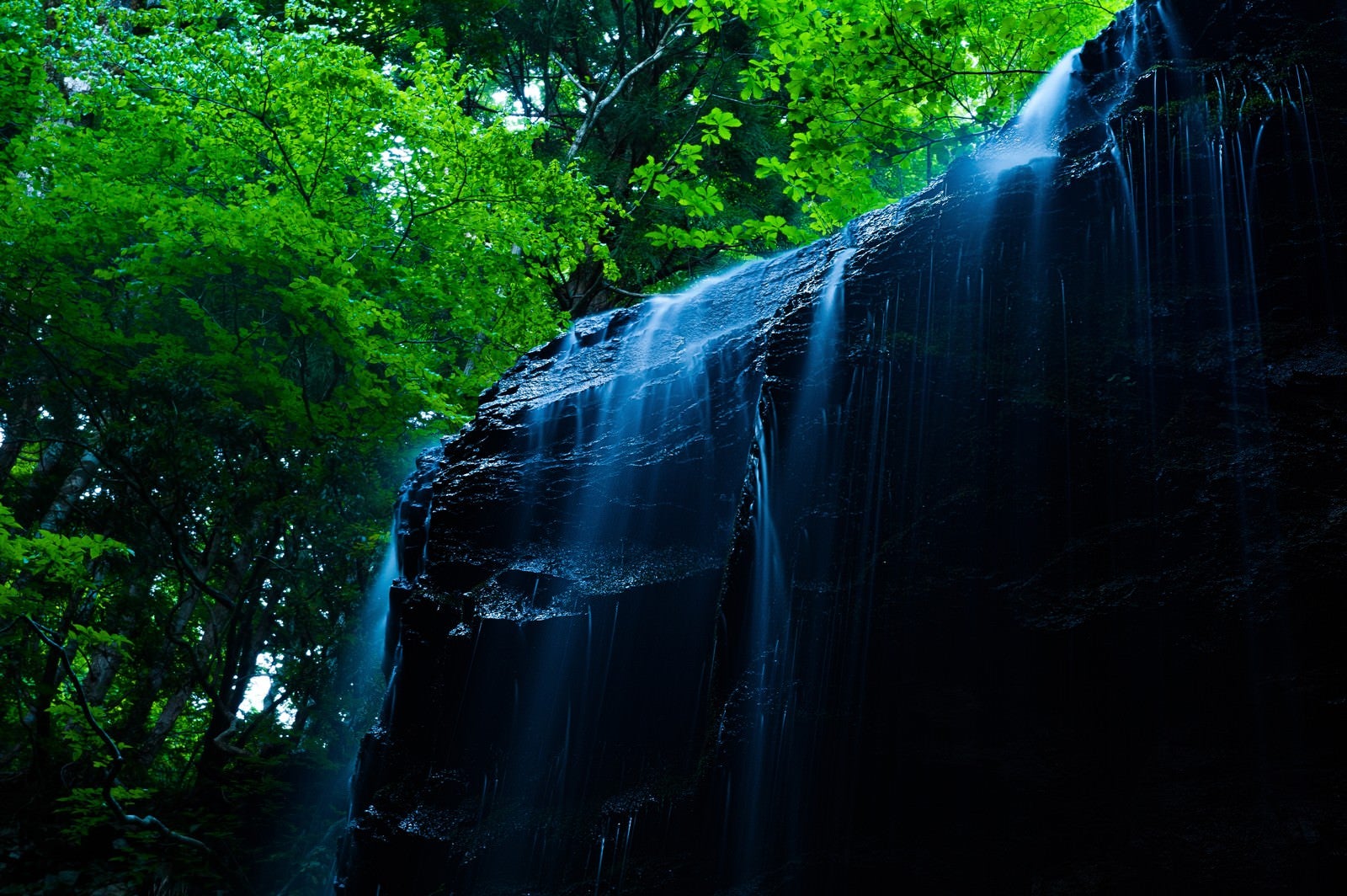 「鏡野町随一のフォトジェニックな場所、岩井滝」の写真