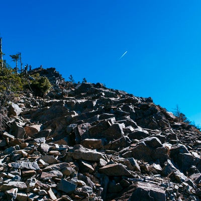 甲武信ヶ岳山頂直下の瓦礫帯の写真
