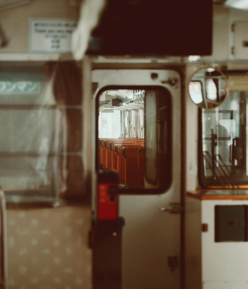 「古い列車の内装」の写真