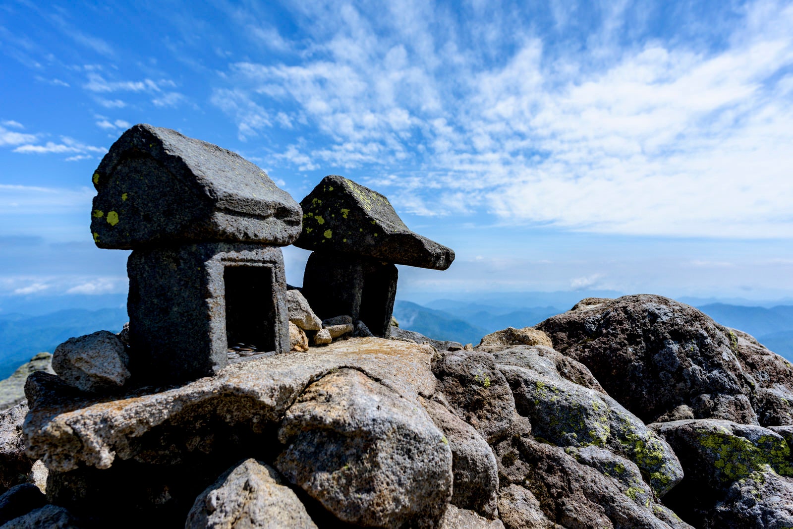 「燧ヶ岳山頂の祠」の写真