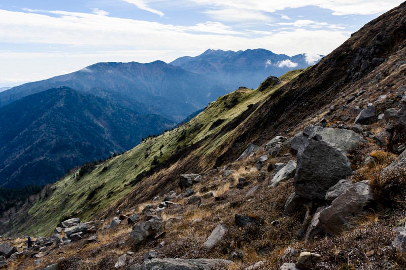 焼岳から見る乗鞍岳方面（のりくらだけ）の写真