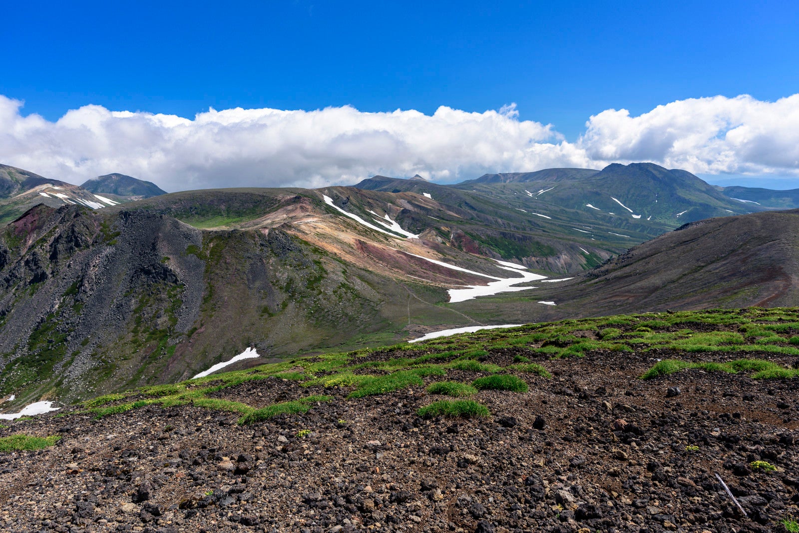 「旭岳山頂から見る大雪山の景色」の写真