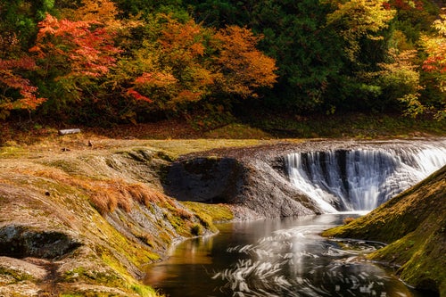 秋の紅葉と小又峡（秋田県北秋田市）の写真