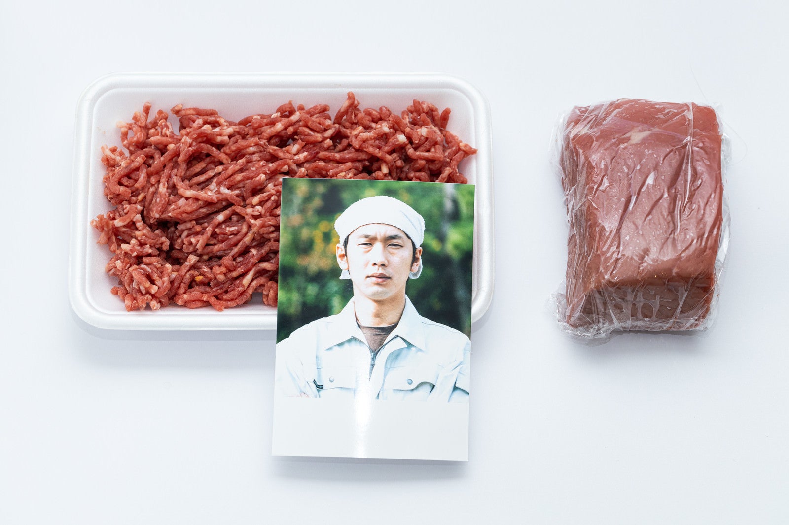 「生産者の美味しいお肉」の写真［モデル：大川竜弥］