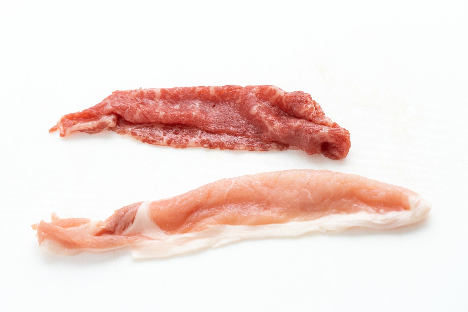 「牛肉と豚肉（しゃぶしゃぶ用）」の写真