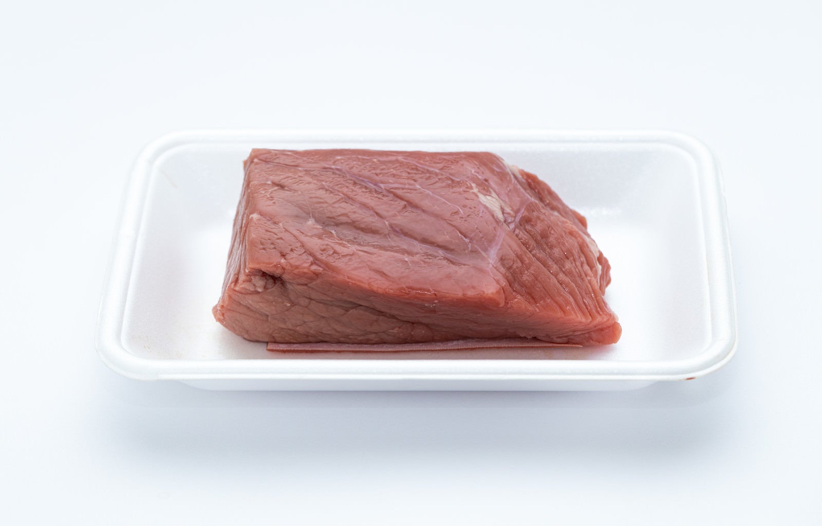 「ブロック肉（牛モモ肉）」の写真