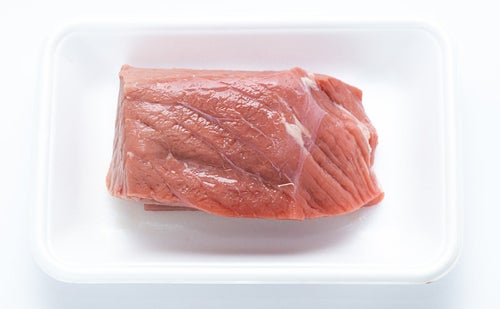 低脂肪の牛モモ肉（ブロック）の写真