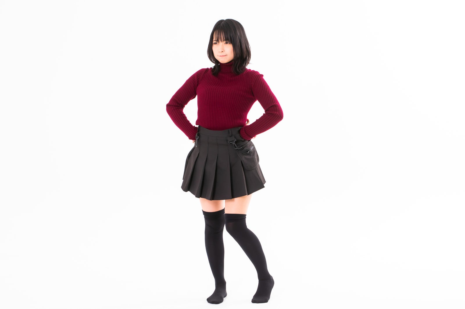 「怒って待ち構える女性」の写真［モデル：にゃるる］
