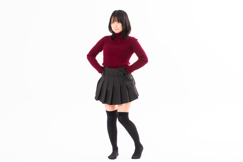 怒って待ち構える女性の写真