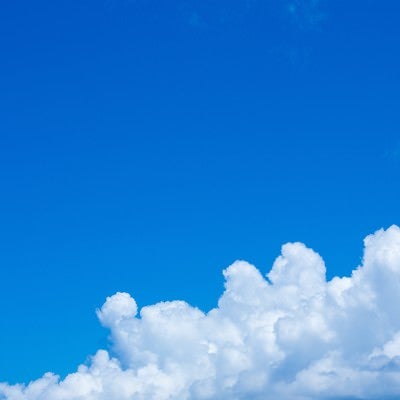 青空と大きな雲の写真