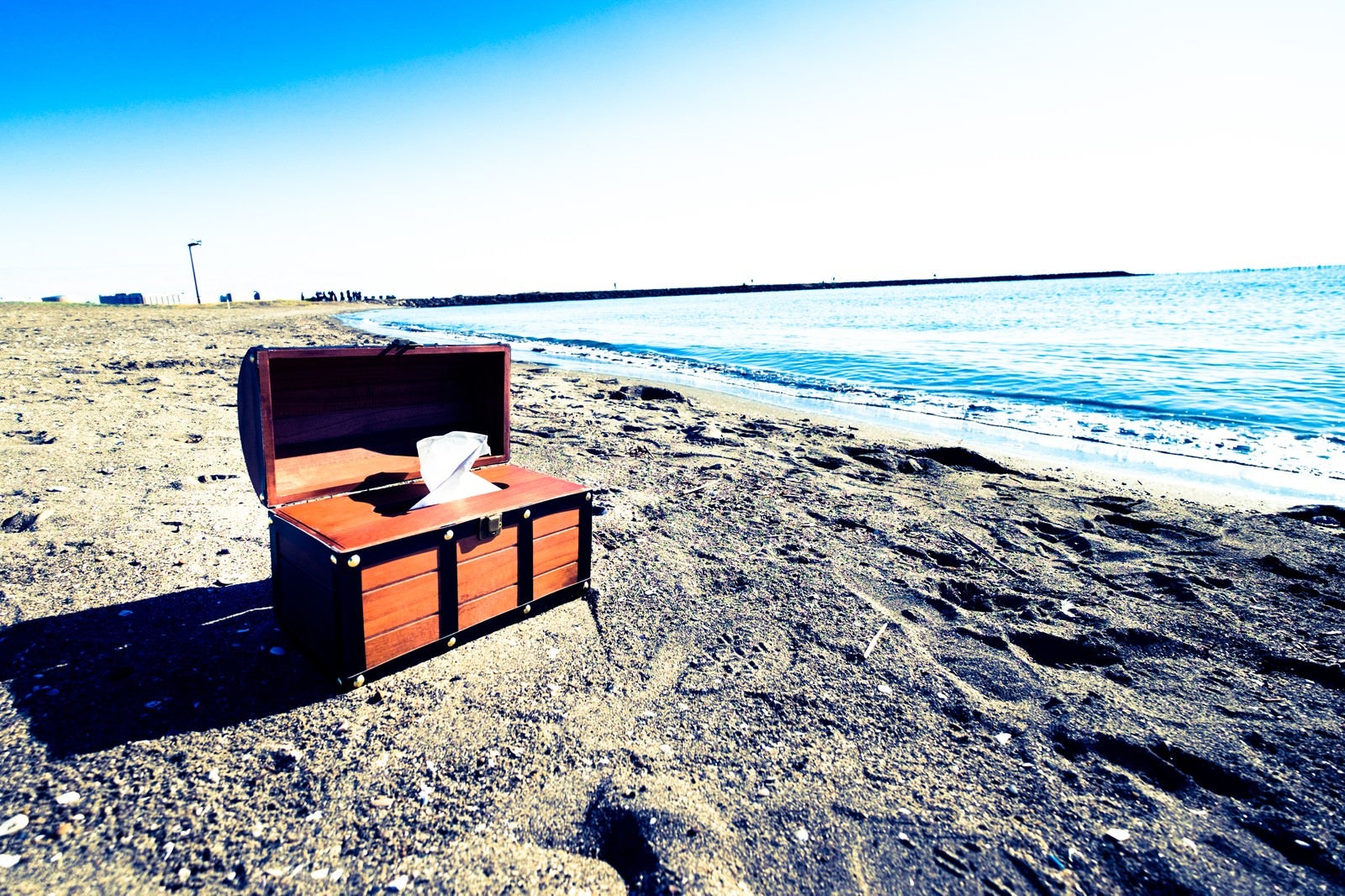 「海岸線と宝箱ティッシュケース」の写真