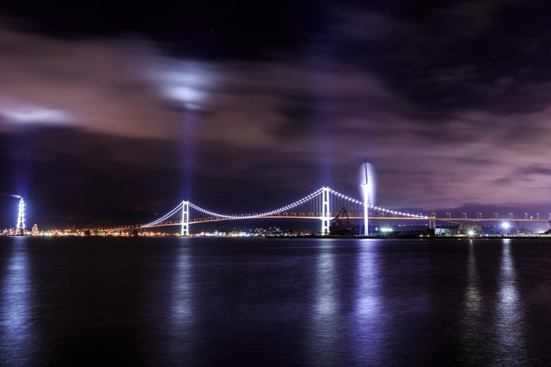 室蘭白鳥大橋のライトアップ（夜景）の写真
