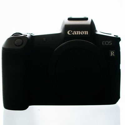 デジタルミラーレス一眼レフカメラ（CANON EOS R 白バック）の写真