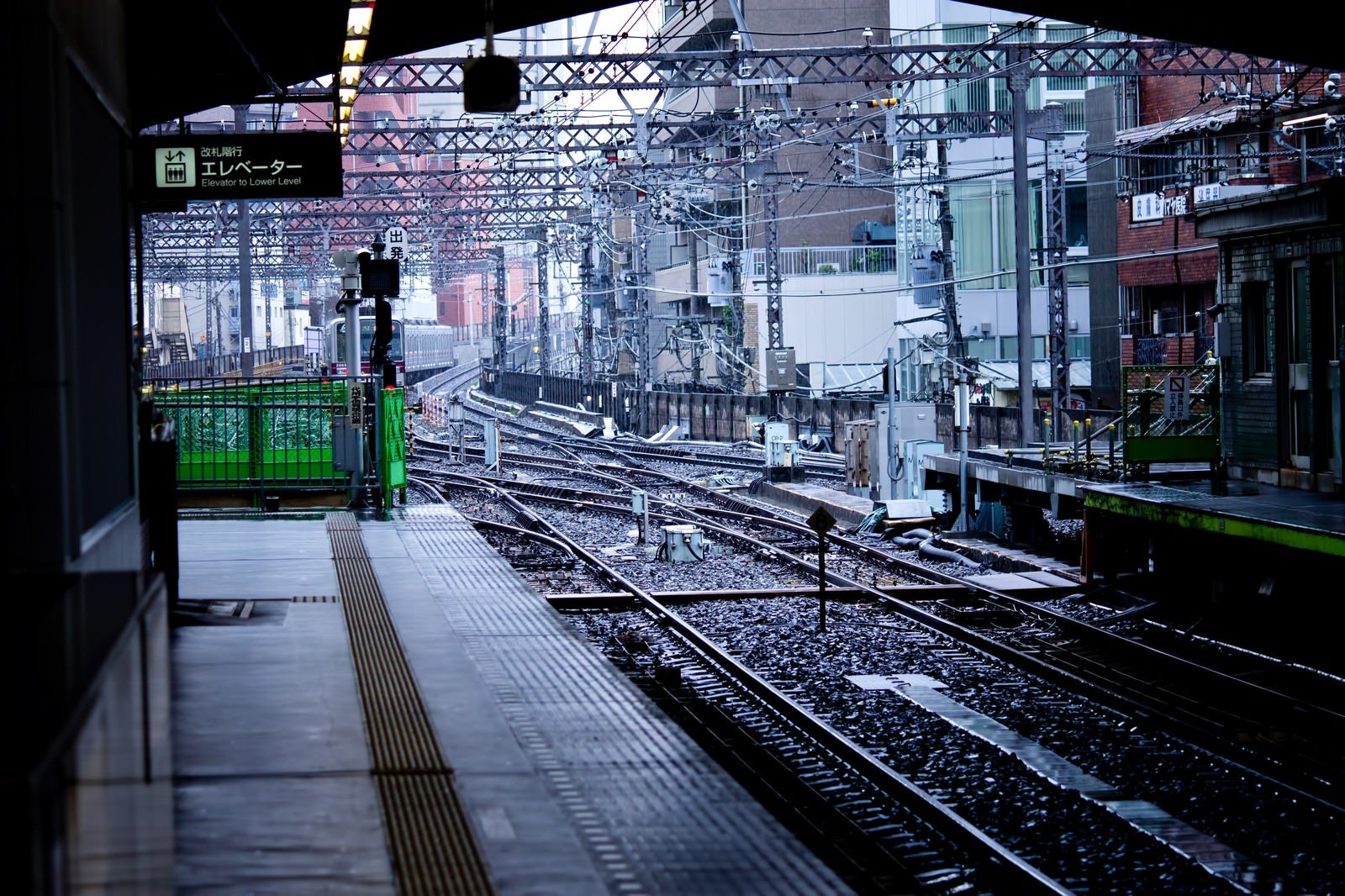 「駅のホームからの景色」の写真