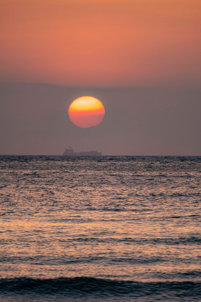 「千葉県・原岡桟橋から望む夕日」の写真