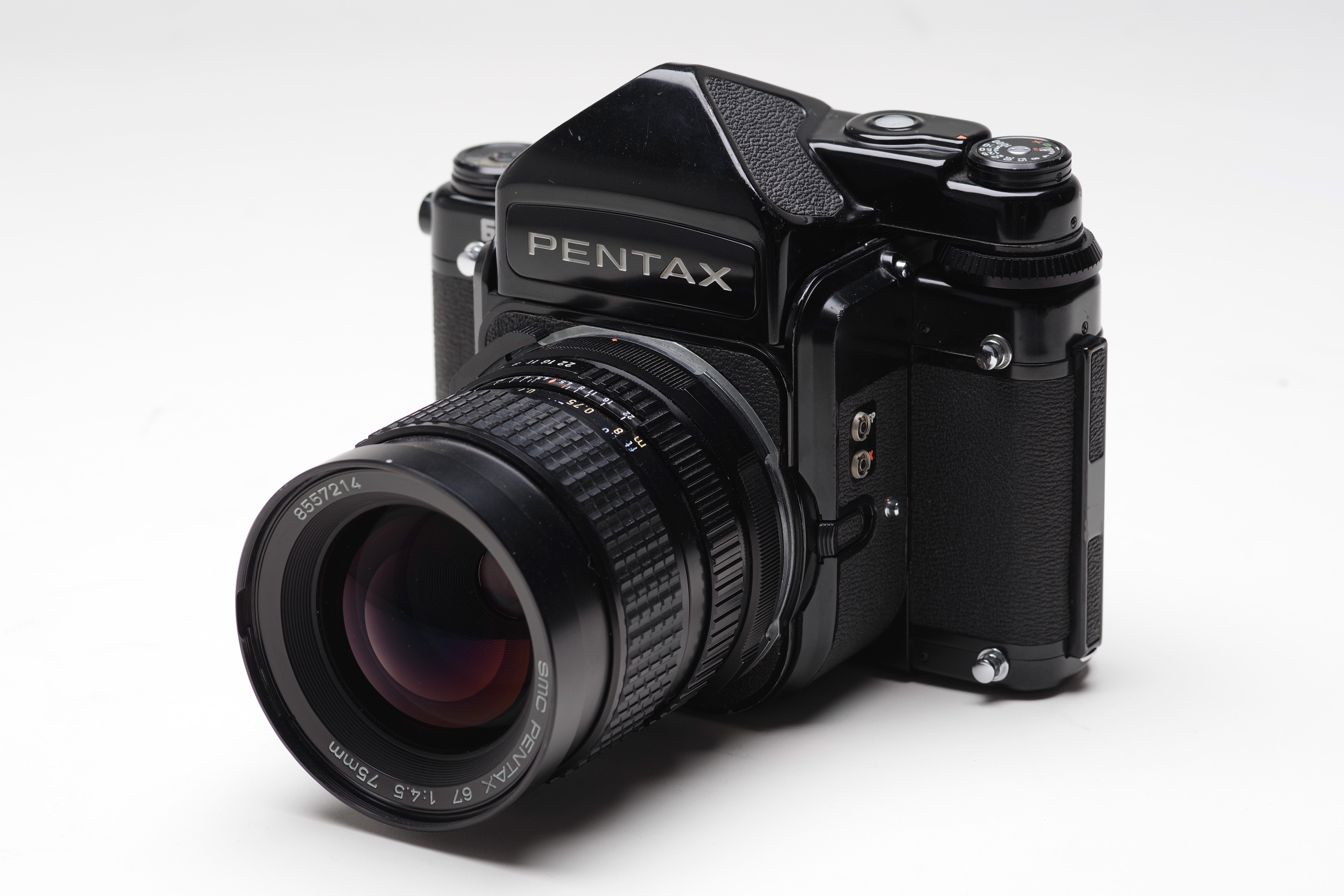 通称「バケペン」PENTAX 67 （重さ2kg）の無料写真素材 - ID.43929｜ぱくたそ