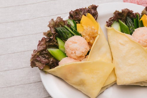 ヘルシーでボリューミーな「明太ポテトと野菜のベジクレープ」の写真
