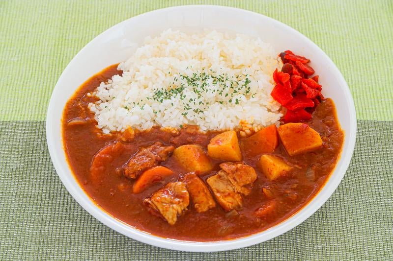 福神漬とカレーライスの写真