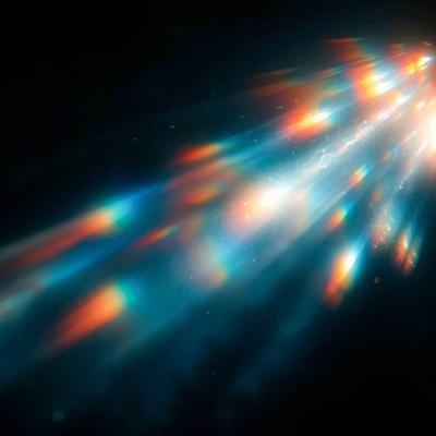 無数のプリズム状の輝きの写真