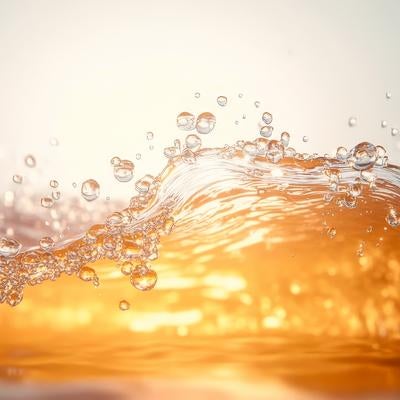 琥珀色の透明感ある水しぶきの素材