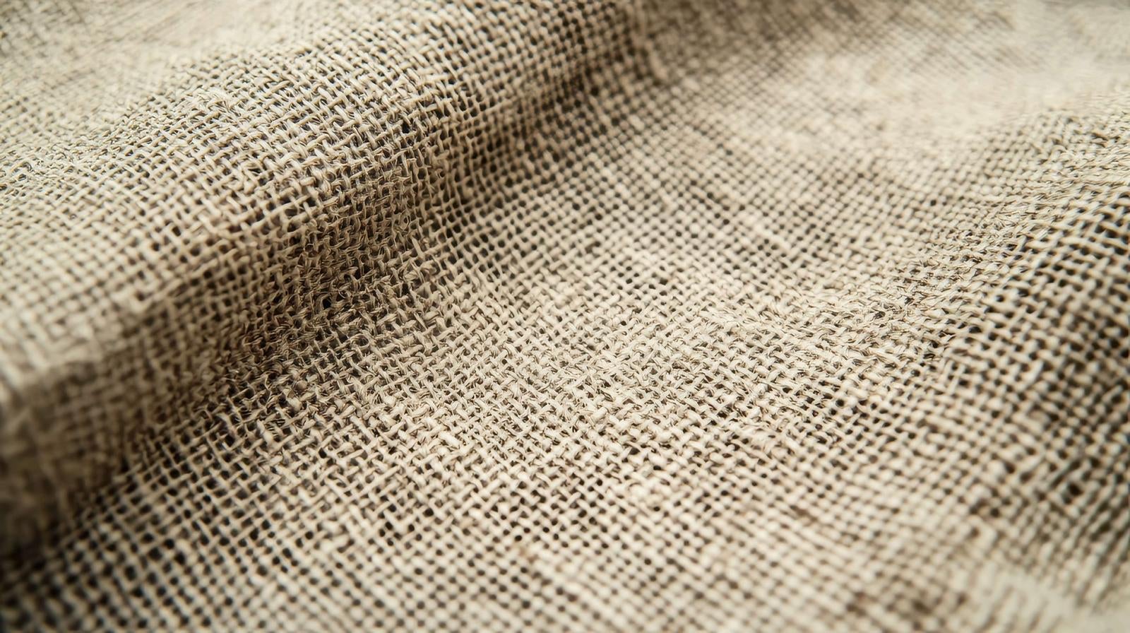 「ナチュラルテイストなリネンファブリック」の写真