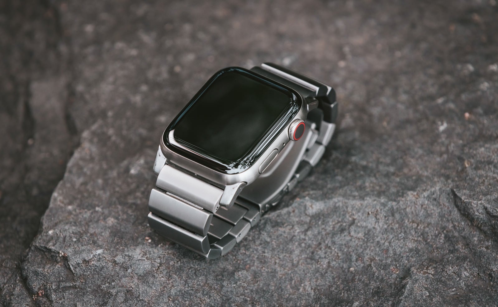 「美しい Apple Watch（チタン）」の写真