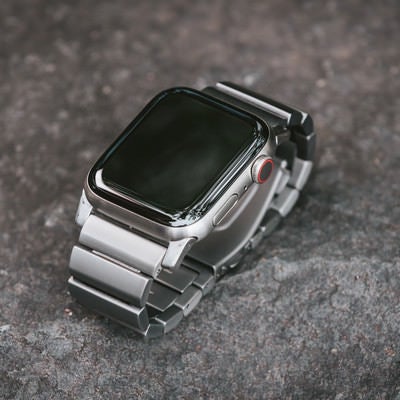 美しい Apple Watch（チタン）の写真