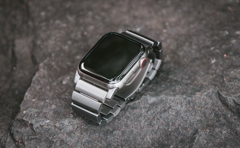 美しい Apple Watch（チタン）の写真