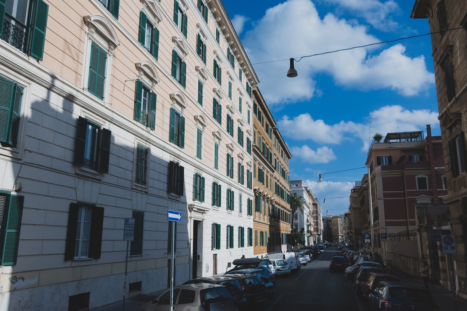 「イタリアのマンション街」の写真