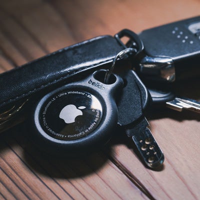 AirTagと車の鍵や自宅の鍵の写真