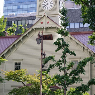 歴史的建造物の札幌市時計台（北海道札幌市中央区）の写真