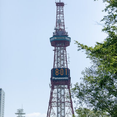 さっぽろテレビ塔が八時一分をお知らせ致します（北海道札幌市中央区）の写真