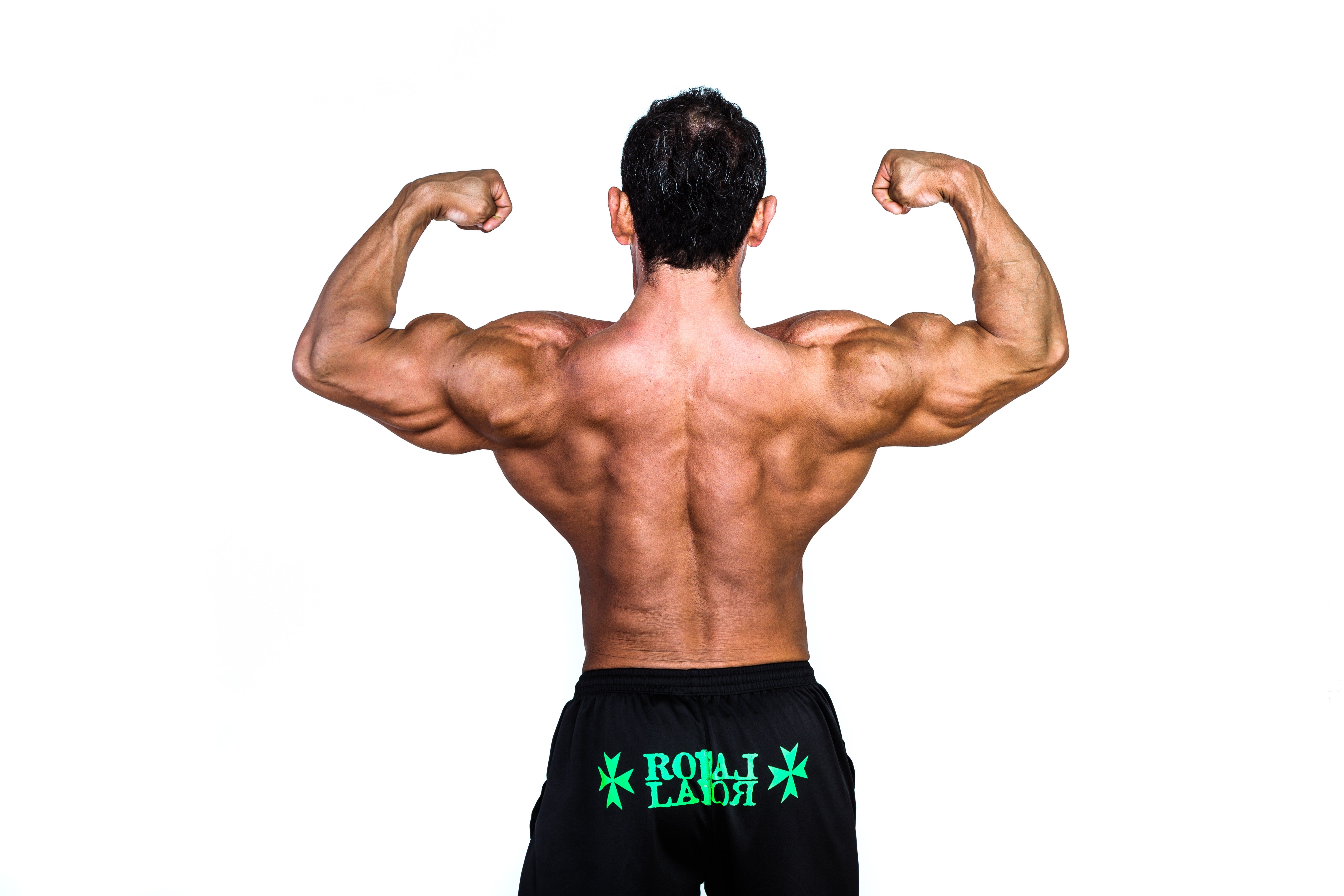 ダブルバイセップス・バック（ポージング）の無料の写真素材 - ID