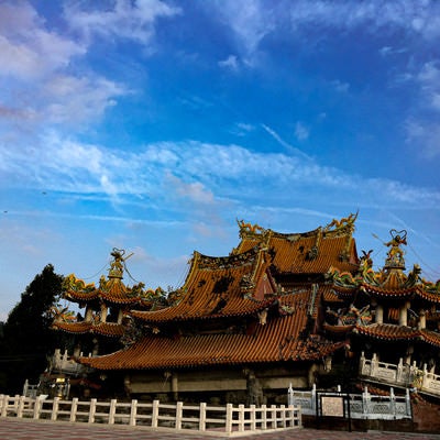 地震で崩壊した寺院（台湾）の写真