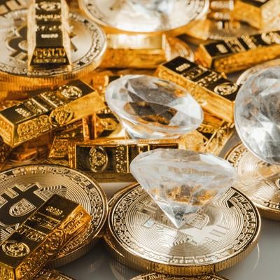 ダイヤとゴールドとビットコインの写真