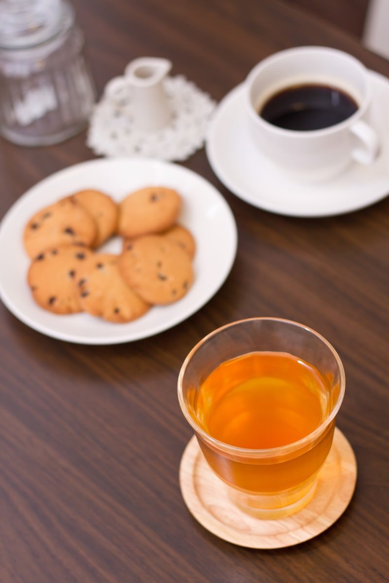 「お茶とコーヒーとクッキー」の写真