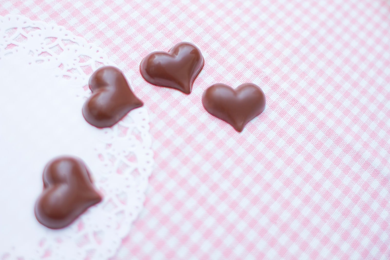 「ハート型のチョコレート」の写真