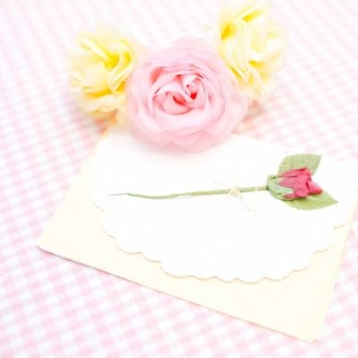 お花と手紙の写真