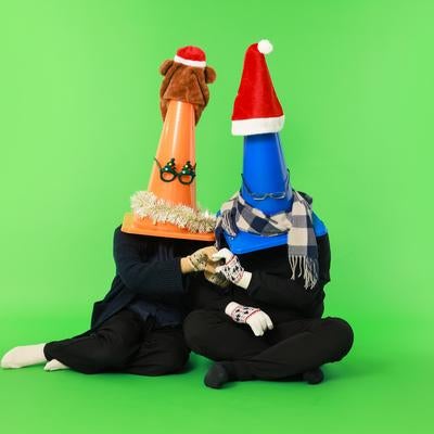 仲良しの三角コーンカップル爆誕（クリスマスVer）の写真